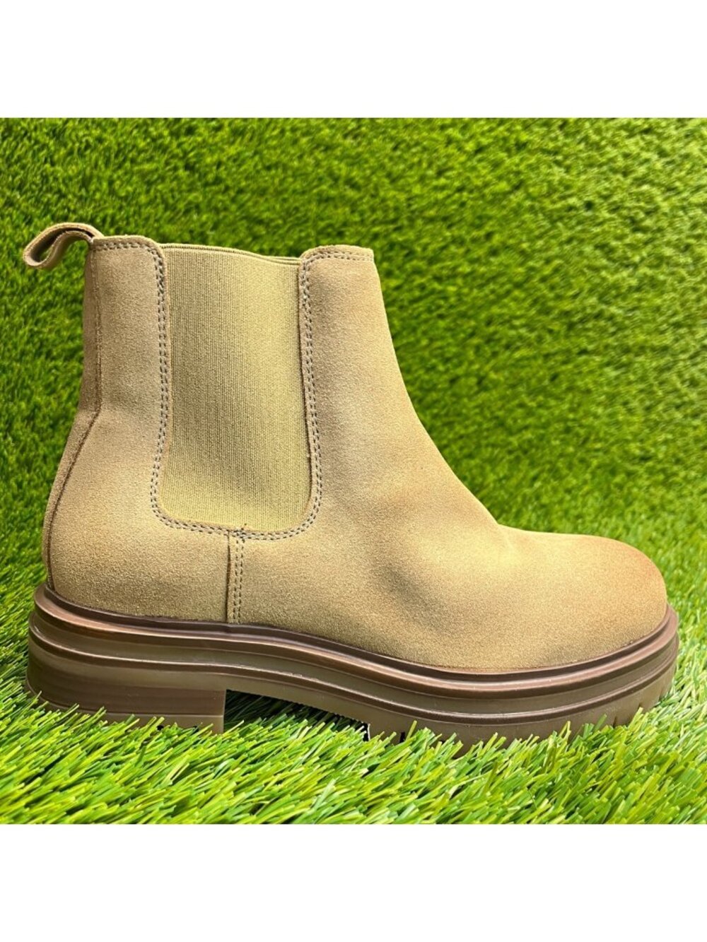 Avellini Womens Size 6.5 Brown Classic Outdoor Suede Lug‎ Sole Chelsea Boots